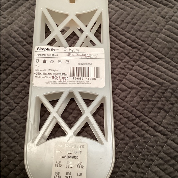 Sequins trim, see pictures for more details     127 - Picture 5 of 6